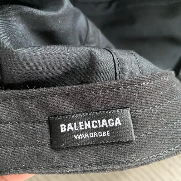 Balenciaga Black Logo Cap - Picture 6 of 6